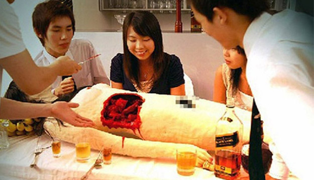 Cannibalistic Sushi in Tokyo, Japan
