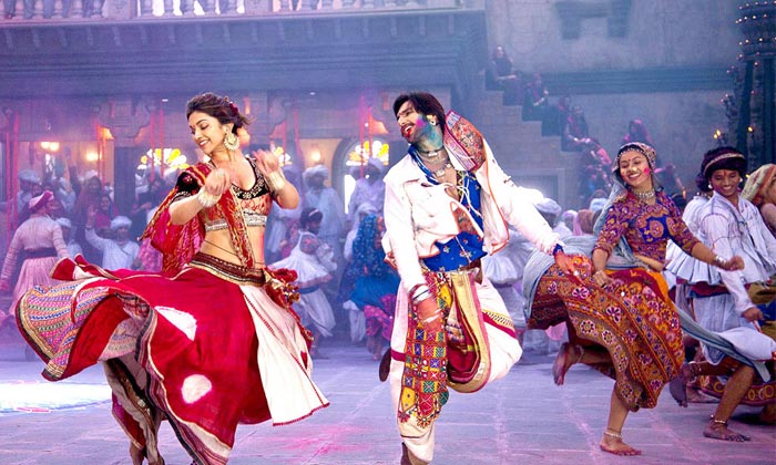 Gujarat’s “Garba” in Ramleela