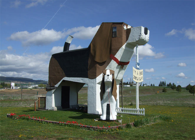 The Dog Bark Park Inn Idaho USA
