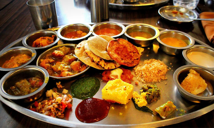 Top 15 Places in Delhi to Have Meals for Rs 100 or Less