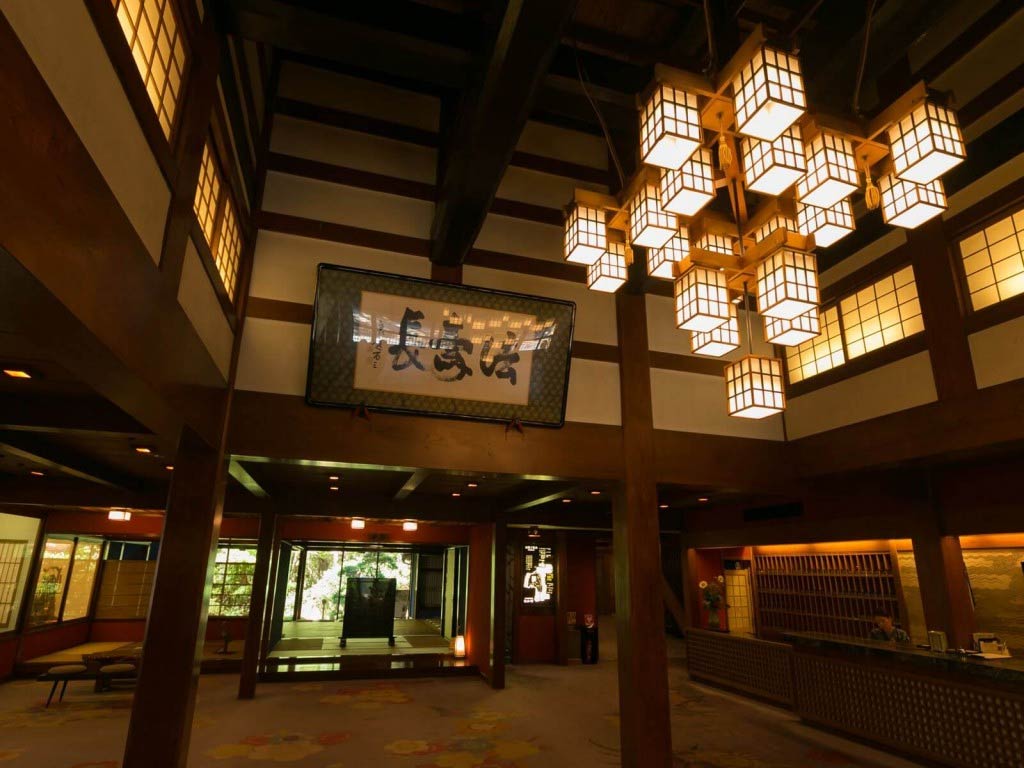 Inside World's Oldest Hotel  Which Has Been a Family Business for 1,300 Years-4