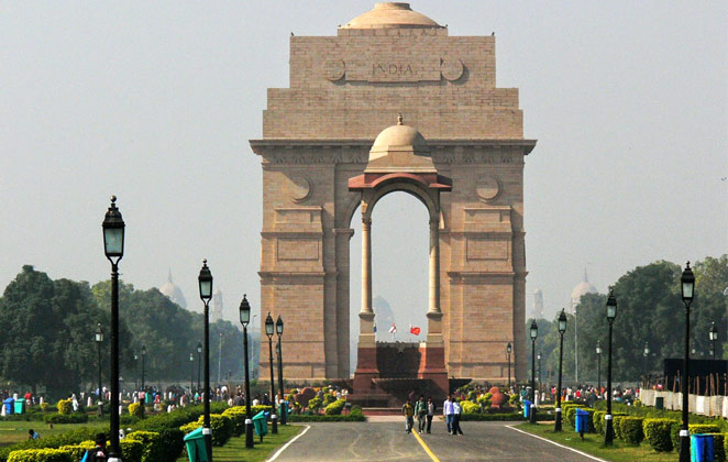 Visit India Gate for Picnics on Weekends