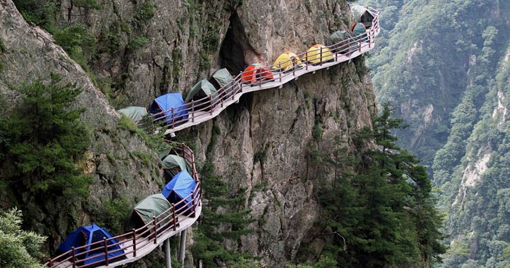 A Campsite on the Laojun Mountain Trail can Literally Take Your Breaths Away-2