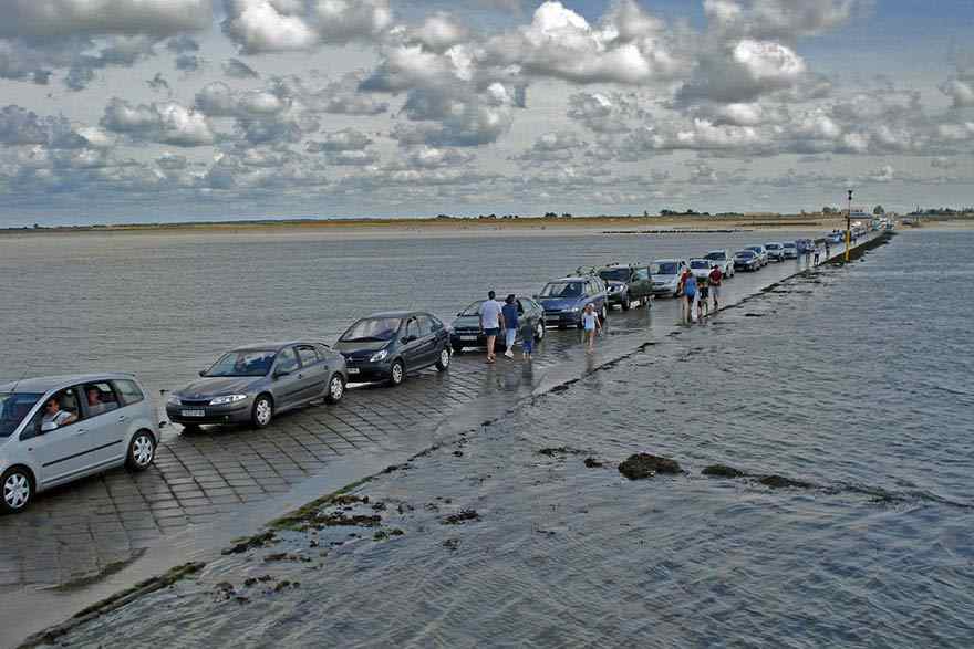 Disappearing Road Passage Du Gois France-12