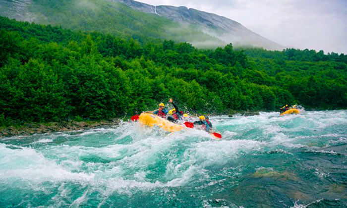Guide on River Rafting in Rishikesh