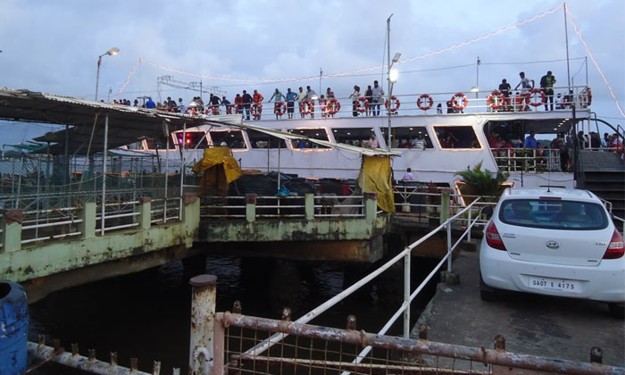 Santa Monica Jetty in Panaji