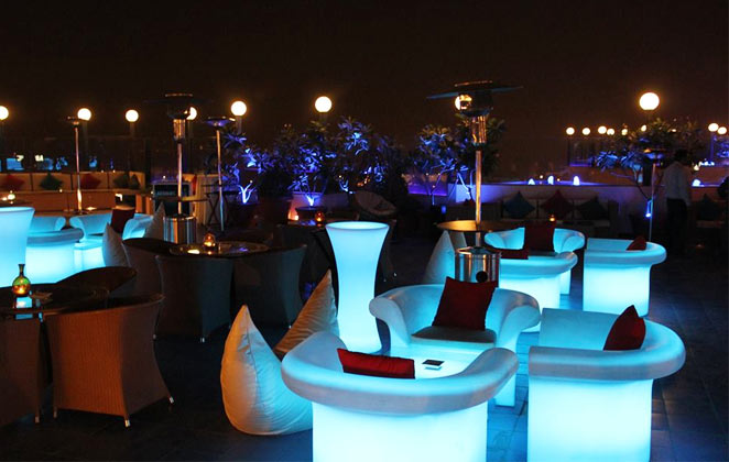 SKY Lounge, Connaught Place