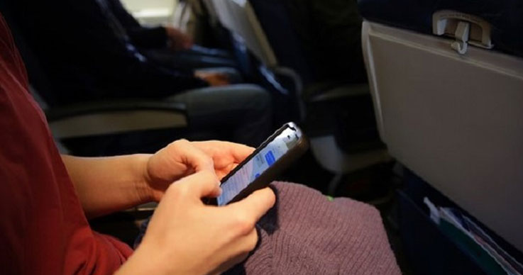 Know the Reason behind You are Asked to Switch-Off Mobiles before Takeoff-3