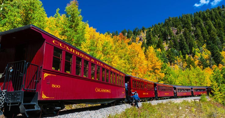 12 Breathtaking Train Rides Everyone Should Take Before They Die